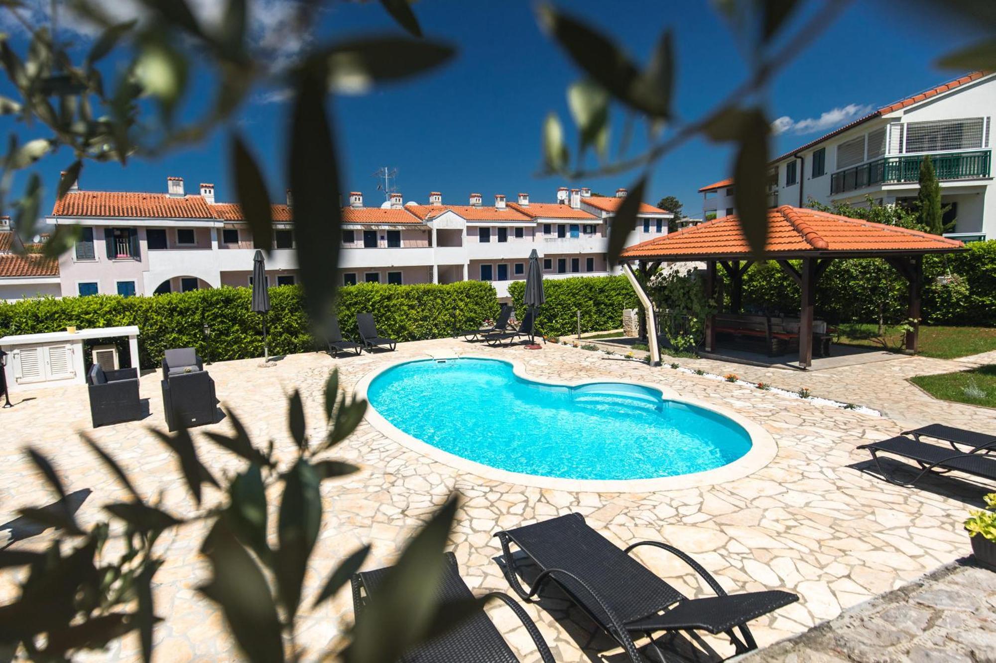 Holiday Home Ore Malinska Exterior photo
